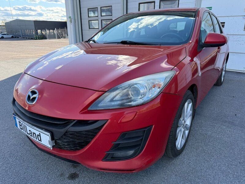 Röd Begagnad 2011 Mazda 3 Inclusive Halvkombi | 47 900 kr (Superpris) - Bild 1/4