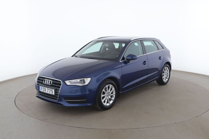 Blå Begagnad 2015 Audi A3 Attraction | 135 000 kr (Marknadspris) - Bild 1/4