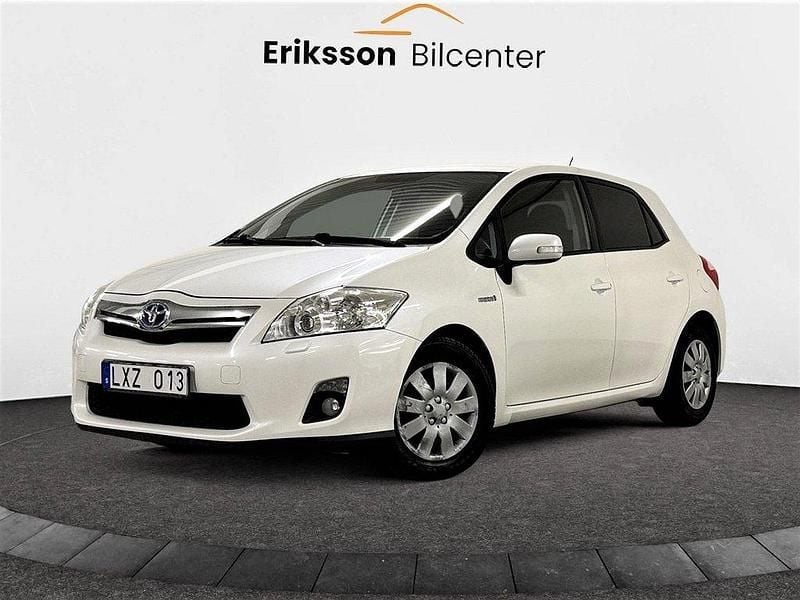 Vit Begagnad 2011 Toyota Auris Hybrid Plus Halvkombi | 54 900 kr - Bild 1/4