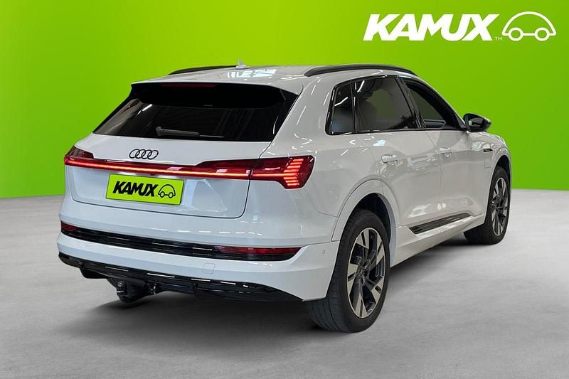 Begagnad Audi e-tron S-Line 300 kW (408 HK) 2022 Vit SUV