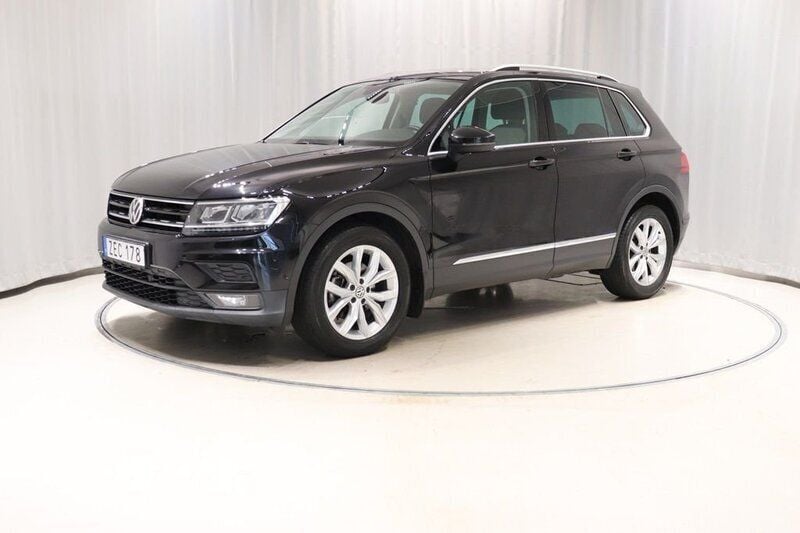 Svart Begagnad 2018 VW Tiguan SUV | 194 800 kr (Superpris) - Bild 1/4