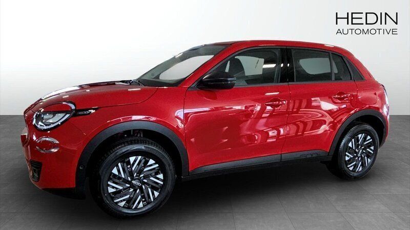 Röd Ny 2024 Fiat 600 Lounge Halvkombi | 295 800 kr (Bra pris) - Bild 1/4