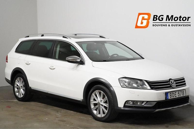 Vit Begagnad 2013 VW Passat Alltrack Kombi | 104 900 kr (Marknadspris) - Bild 1/4