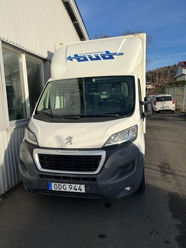Vit Begagnad 2016 Peugeot Boxer Van | 99 000 kr (Lite dyr) - Bild 1/4