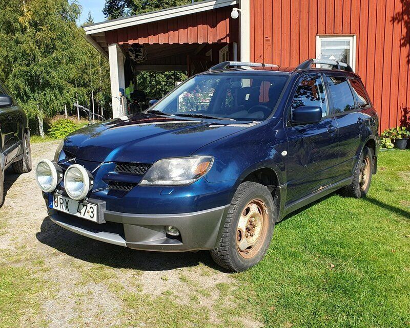 Blå Begagnad 2004 Mitsubishi Outlander SUV | 7 000 kr (Superpris) - Bild 1/3