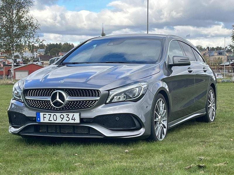 Grå Begagnad 2018 Mercedes CLA250 Shooting Brake AMG Kombi | 235 000 kr - Bild 1/4