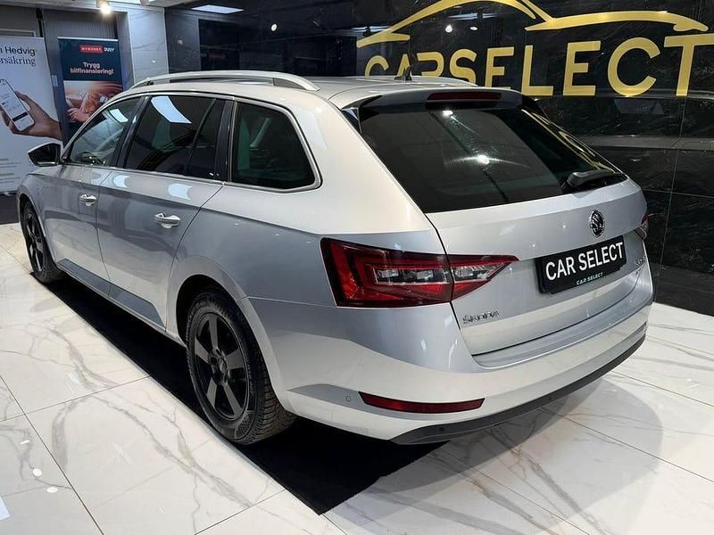 Begagnad Skoda Superb LAURIN & KLEMENT 190 HK (139 kW) 2016 Silver Kombi