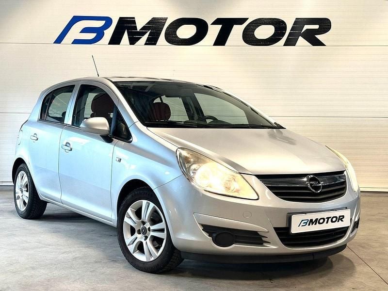 Grå Begagnad 2010 Opel Corsa Enjoy Halvkombi | 49 900 kr (Marknadspris) - Bild 1/4