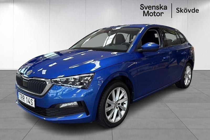 Blå Begagnad 2022 Skoda Scala Style Halvkombi | 214 200 kr (Marknadspris) - Bild 1/4