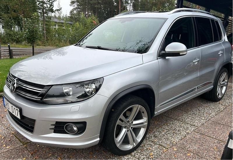 Silver Begagnad 2014 VW Tiguan R-line SUV | 109 000 kr (Marknadspris) - Bild 1/4