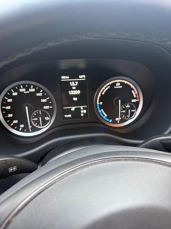 Begagnad Mercedes e-Vito 85 kW (116 HK) 2023 Vit Minibuss