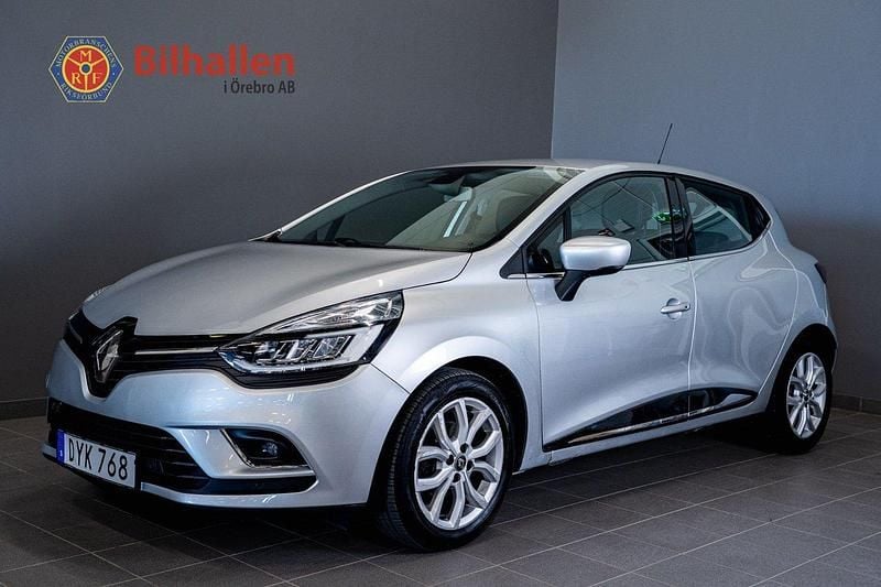 Silver Begagnad 2018 Renault Clio IV Halvkombi | 119 900 kr (Marknadspris) - Bild 1/4
