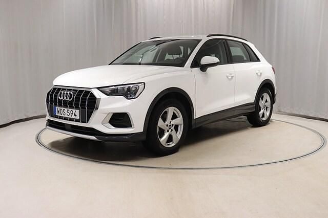 Vit Begagnad 2021 Audi Q3 Advanced SUV | 289 900 kr (Marknadspris) - Bild 1/4