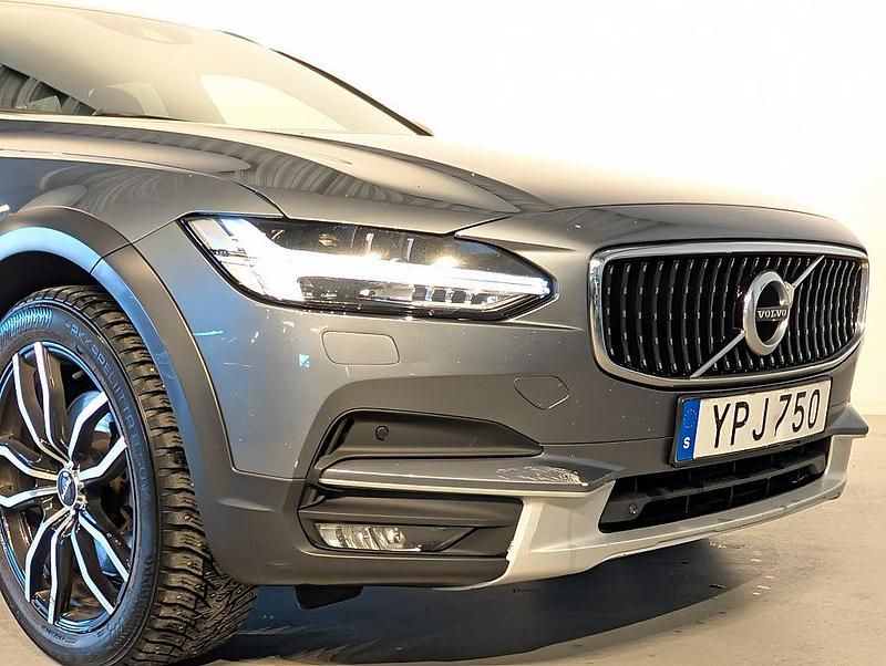 Begagnad Volvo V90 CC Inscription 235 HK (172 kW) 2017 Grå Kombi
