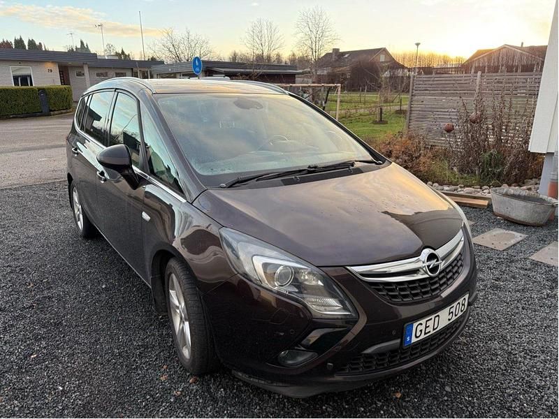 Brun Begagnad 2012 Opel Zafira Tourer Enjoy Minibuss | 49 000 kr (Bra pris) - Bild 1/4