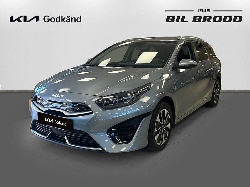 Grå Begagnad 2022 Kia Ceed Sportswagon Advance Kombi | 269 800 kr (Marknadspris) - Bild 1/4