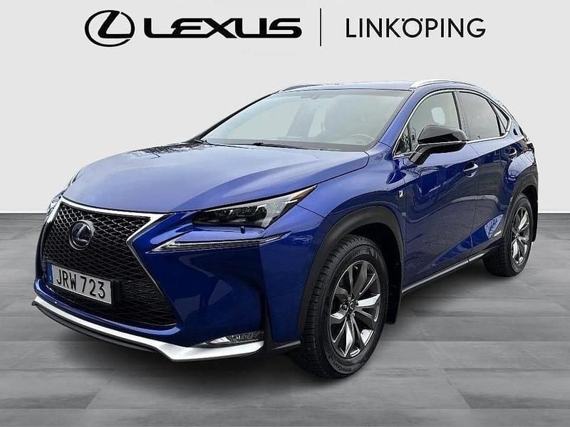 Blå Begagnad 2017 Lexus NX300h Sport Line SUV | 239 000 kr (Marknadspris) - Bild 1/4