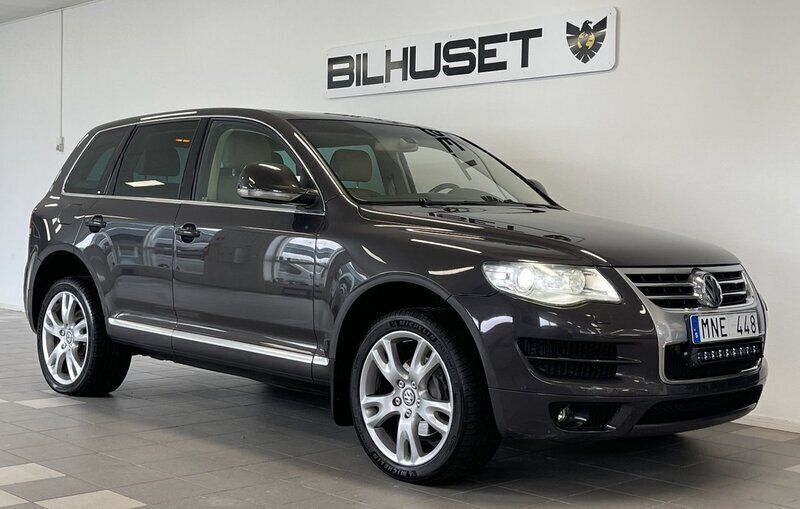 Ljusbrun Begagnad 2008 VW Touareg SUV | 99 900 kr - Bild 1/4