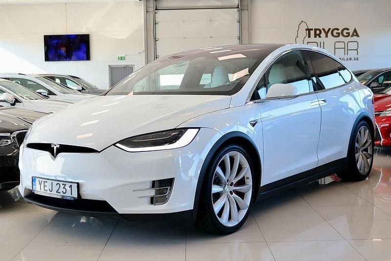 Vit Begagnad 2016 Tesla Model X SUV | 439 000 kr (Superpris) - Bild 1/4
