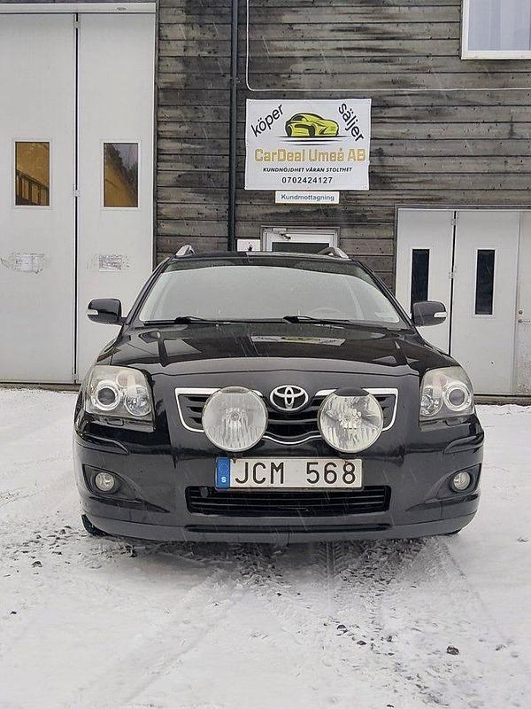 Svart Begagnad 2008 Toyota Avensis Kombi | 44 900 kr (Lite dyr) - Bild 1/4