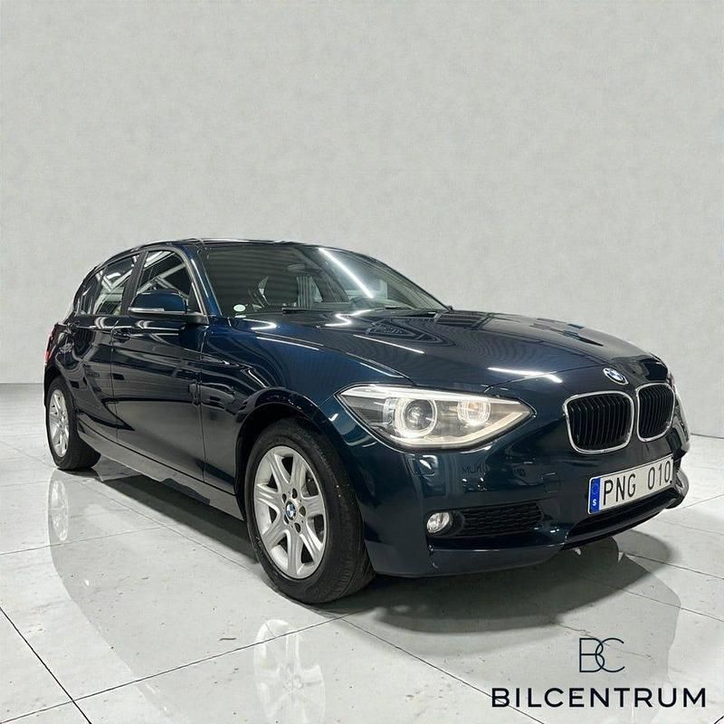 Begagnad BMW 118 143 HK (105 kW) 2014 Blå Halvkombi