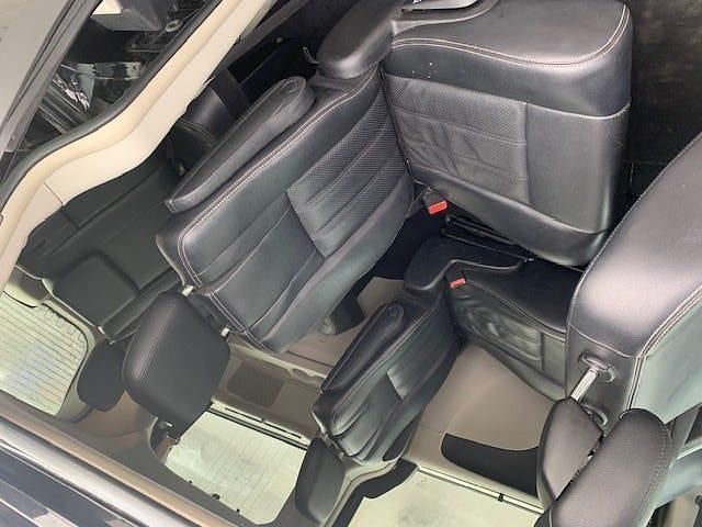 Begagnad Lancia Voyager 283 HK (208 kW) 2013 Svartmetallic Minibuss