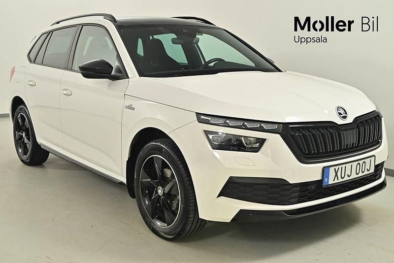 Vit (candy white) Begagnad 2023 Skoda Kamiq Monte Carlo SUV | 229 900 kr (Marknadspris) - Bild 1/3