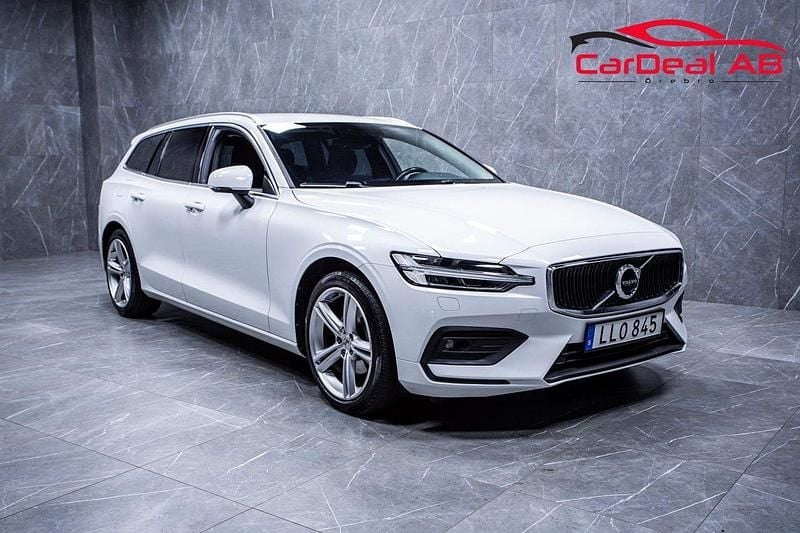 Vit Begagnad 2020 Volvo V60 Momentum Kombi | 294 800 kr (Marknadspris) - Bild 1/4