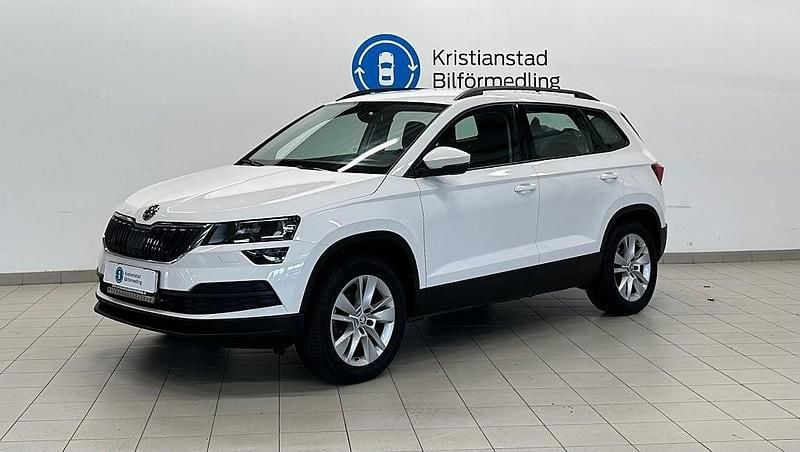 Vit Begagnad 2020 Skoda Karoq Ambition SUV | 239 500 kr (Marknadspris) - Bild 1/4