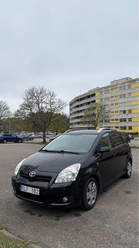 Svart Begagnad 2008 Toyota Corolla Verso Minibuss | 35 000 kr (Bra pris) - Bild 1/3