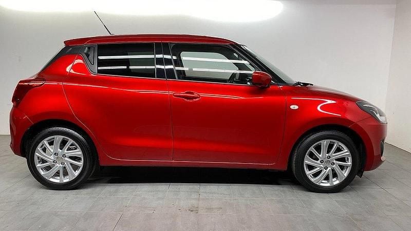 Röd Begagnad 2022 Suzuki Swift Halvkombi | 144 900 kr (Bra pris) - Bild 1/4