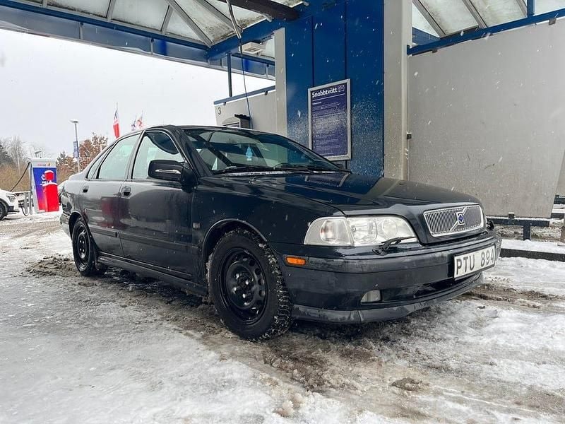 Begagnad 2000 Volvo S40 Sedan | 9 500 kr (Superpris) - Bild 1/4