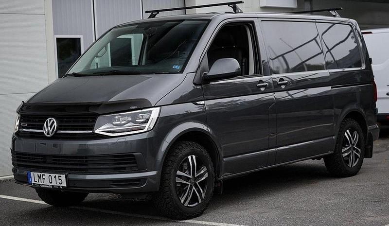 Grå Begagnad 2018 VW T6 Van | 220 000 kr (Superpris) - Bild 1/2