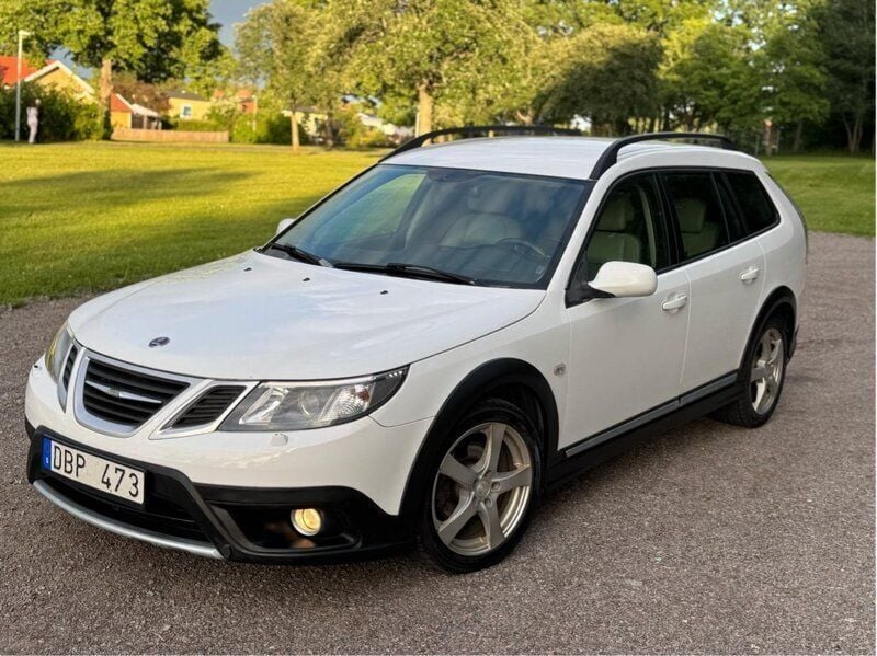 Vit Begagnad 2011 Saab 9-3X Kombi | 35 000 kr (Marknadspris) - Bild 1/4