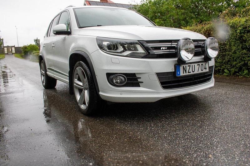 Vit Begagnad 2016 VW Tiguan SUV | 160 000 kr (Superpris) - Bild 1/4