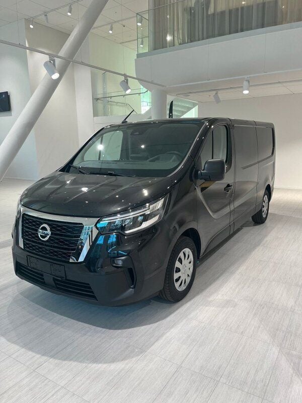 Begagnad 2023 Nissan Primastar N-Connecta Minibuss | 432 923 kr - Bild 1/4