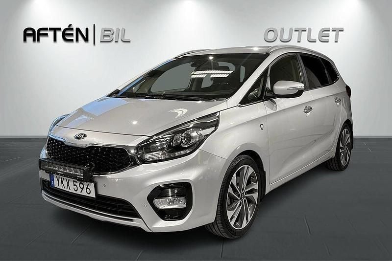 Bright silver metallic Begagnad 2017 Kia Carens Minibuss | 99 800 kr (Marknadspris) - Bild 1/3