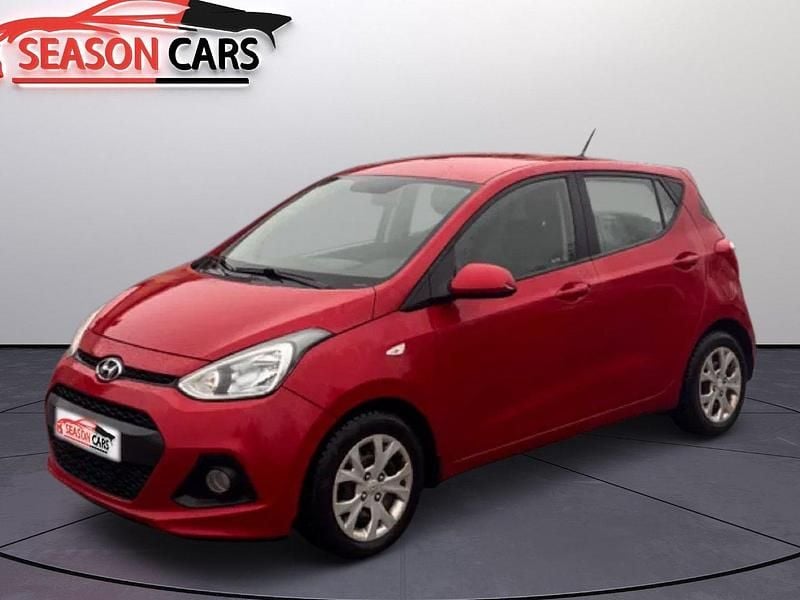 Röd Begagnad 2015 Hyundai i10 Halvkombi | 39 900 kr (Marknadspris) - Bild 1/3
