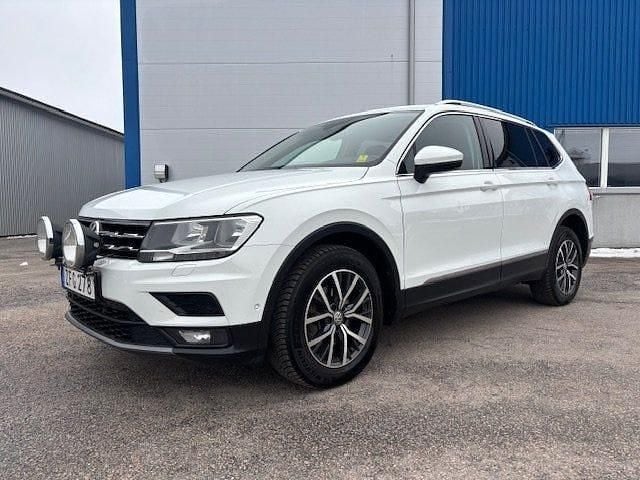 Begagnad VW Tiguan Allspace GT 190 HK (139 kW) 2017 Vit SUV