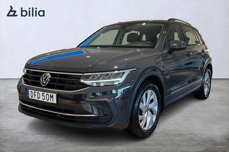 Grå Begagnad 2022 VW Tiguan SUV | 299 500 kr (Marknadspris) - Bild 1/4