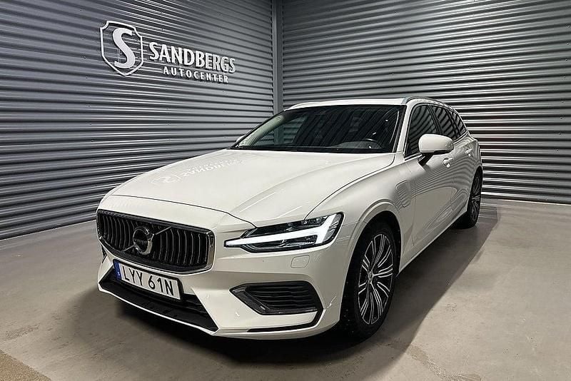 Vit Begagnad 2021 Volvo V60 Inscription Kombi | 269 500 kr (Bra pris) - Bild 1/4