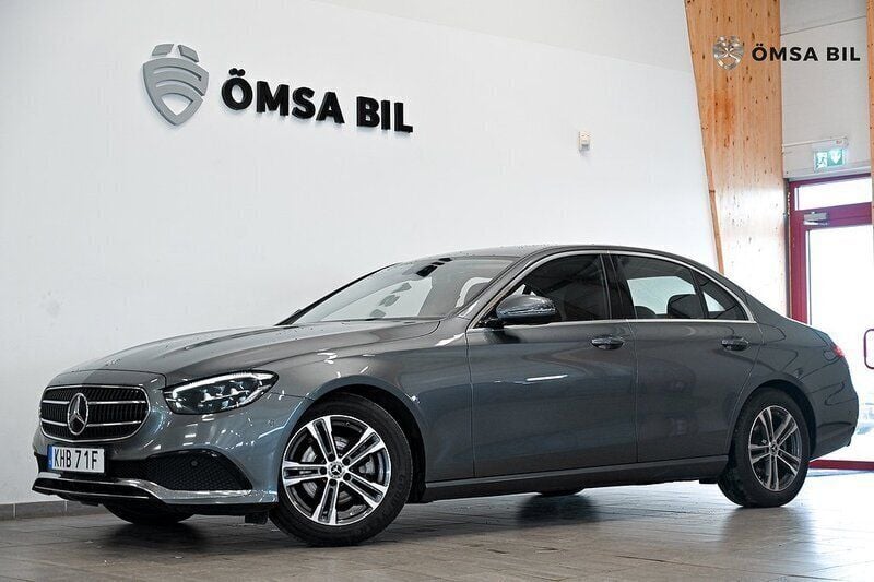 Grå Begagnad 2021 Mercedes E220 Avantgarde Sedan | 338 900 kr (Bra pris) - Bild 1/4