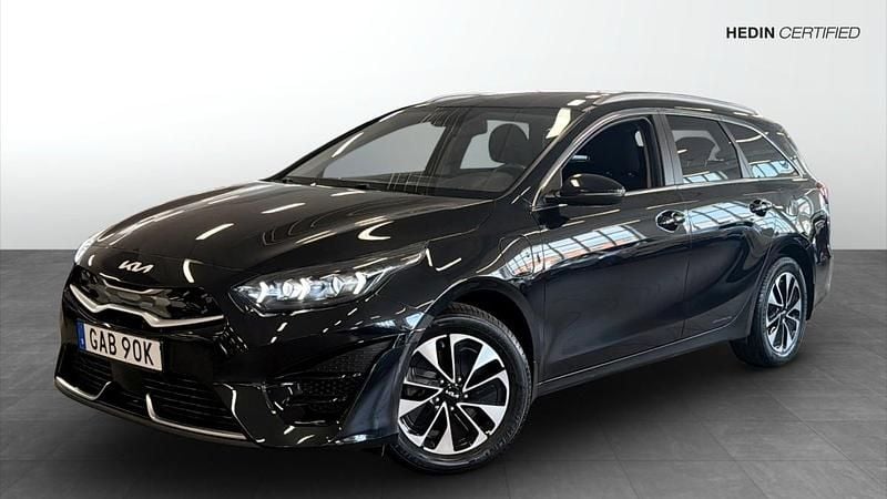 Svart (black) Begagnad 2022 Kia Ceed Sportswagon Advance Kombi | 239 900 kr (Marknadspris) - Bild 1/4