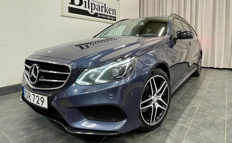 Blå Begagnad 2015 Mercedes E220 Avantgarde Kombi | 209 900 kr (Marknadspris) - Bild 1/3