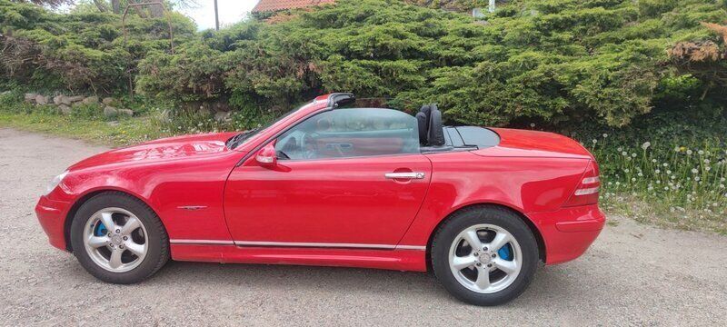 Röd Begagnad 2001 Mercedes SLK200 Cab | 69 900 kr (Marknadspris) - Bild 1/4