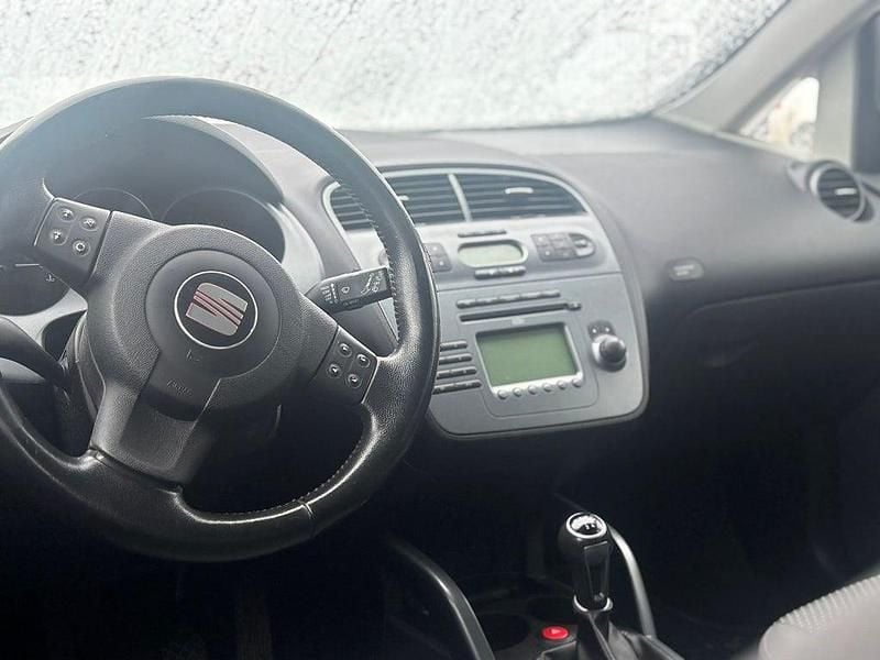 Begagnad Seat Altea XL 102 HK (75 kW) 2008 Svart Minibuss