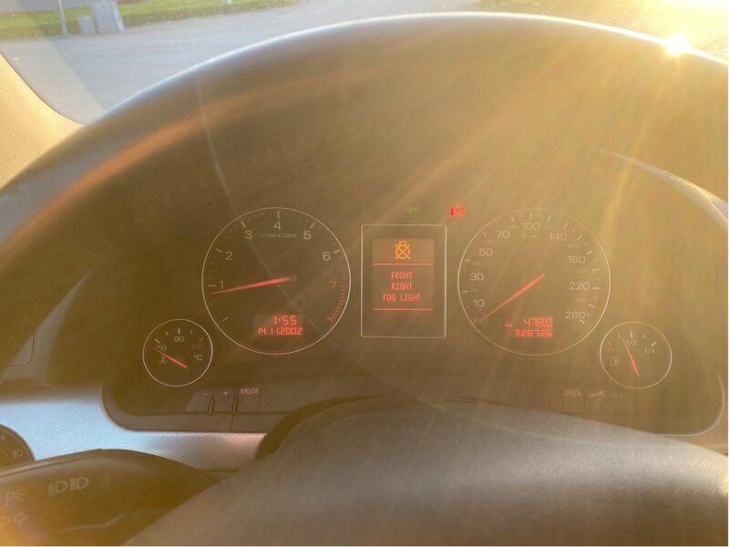Silver Begagnad 2003 Audi A4 Sport Sedan | 17 000 kr (Marknadspris) - Bild 1/4