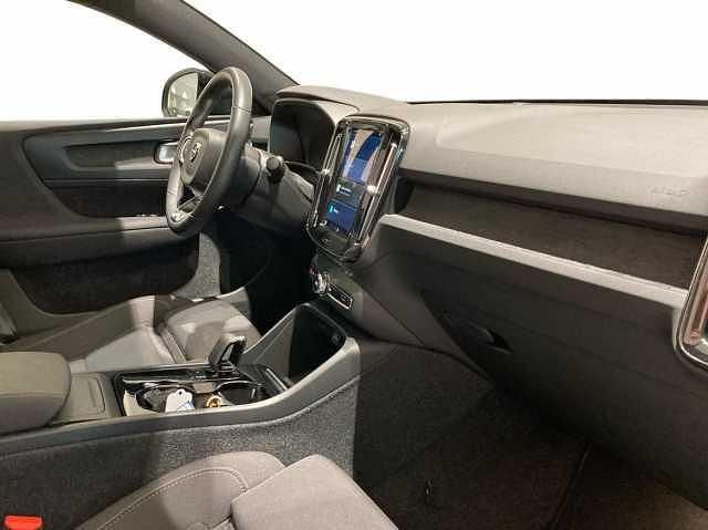 Begagnad Volvo C40 299 kW (407 HK) 2023 Svart SUV