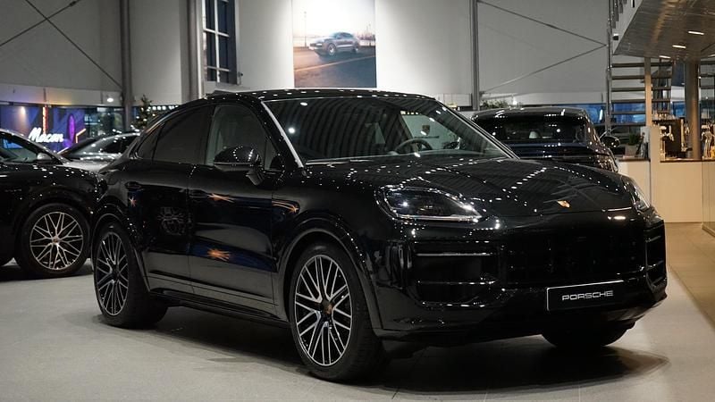 Svart Ny 2026 Porsche Cayenne GTS SUV | 1 694 900 kr - Bild 1/4