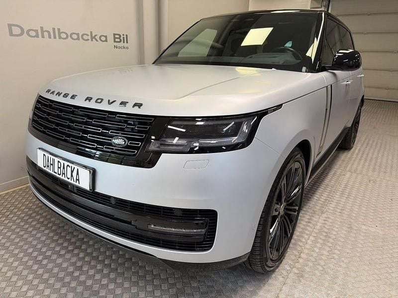 Begagnad Land Rover Range Rover Autobiography 530 HK (389 kW) 2023 Grå SUV